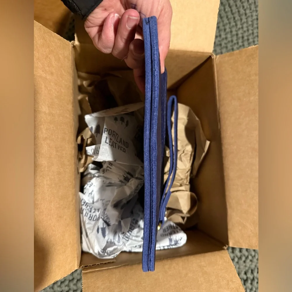 Portland leather Cobalt blue zip zap duo wristlet - Picture 6 of 8